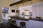 Have a cup of coffee and relax at the breakfast bar
